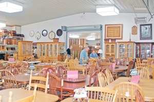 Visitors-shopping-at-Miller's-Furniture-in-Adams-County